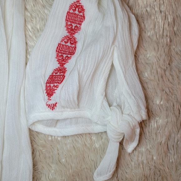 Off the Shoulder Boho Top; Size S - Picture 4 of 6